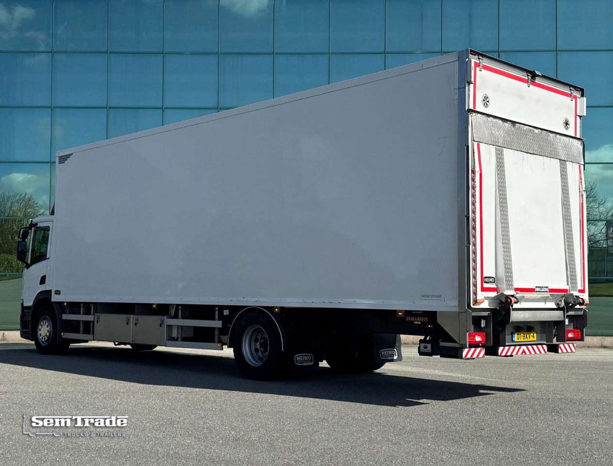 Scania P320 Heiwo 16 Karrenbak 275 CM Hoog Kachel 2.500 KG Klep Super Staat - شاحنة صندوقية: صورة 3 Scania P320 Heiwo 16 Karrenbak 275 CM Hoog Kachel 2.500 KG Klep Super Staat - شاحنة صندوقية: صورة 3