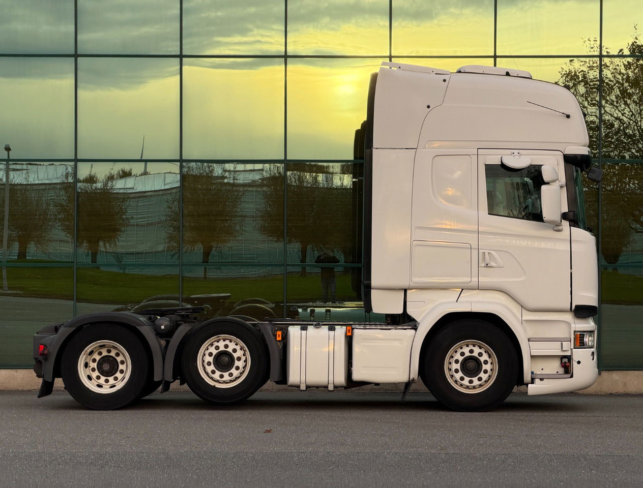 Scania R450 Topline 6X2 Twinsteer Retarder 2X Tanks Park Cooling TOP Condition - رأس تريلا: صورة 5 Scania R450 Topline 6X2 Twinsteer Retarder 2X Tanks Park Cooling TOP Condition - رأس تريلا: صورة 5