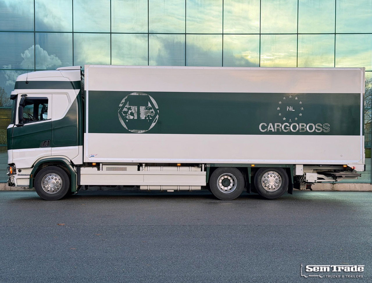 Scania S450 Full AIR Retarder VAN Beurden Isolated BOX Hydrarolls TRS Cooling NL-Truck - شاحنة ذات مبرد: صورة 2 Scania S450 Full AIR Retarder VAN Beurden Isolated BOX Hydrarolls TRS Cooling NL-Truck - شاحنة ذات مبرد: صورة 2