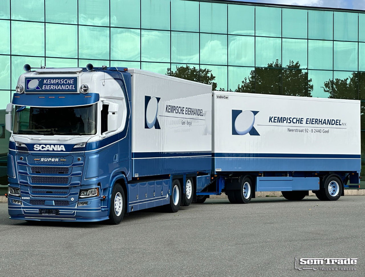 Scania S650 V8 NGS Only 193.000 KM Full Options FullY Isolated Body Special Show Truck / Combi NEW Condition - شاحنة ذات مبرد: صورة 1 Scania S650 V8 NGS Only 193.000 KM Full Options FullY Isolated Body Special Show Truck / Combi NEW Condition - شاحنة ذات مبرد: صورة 1