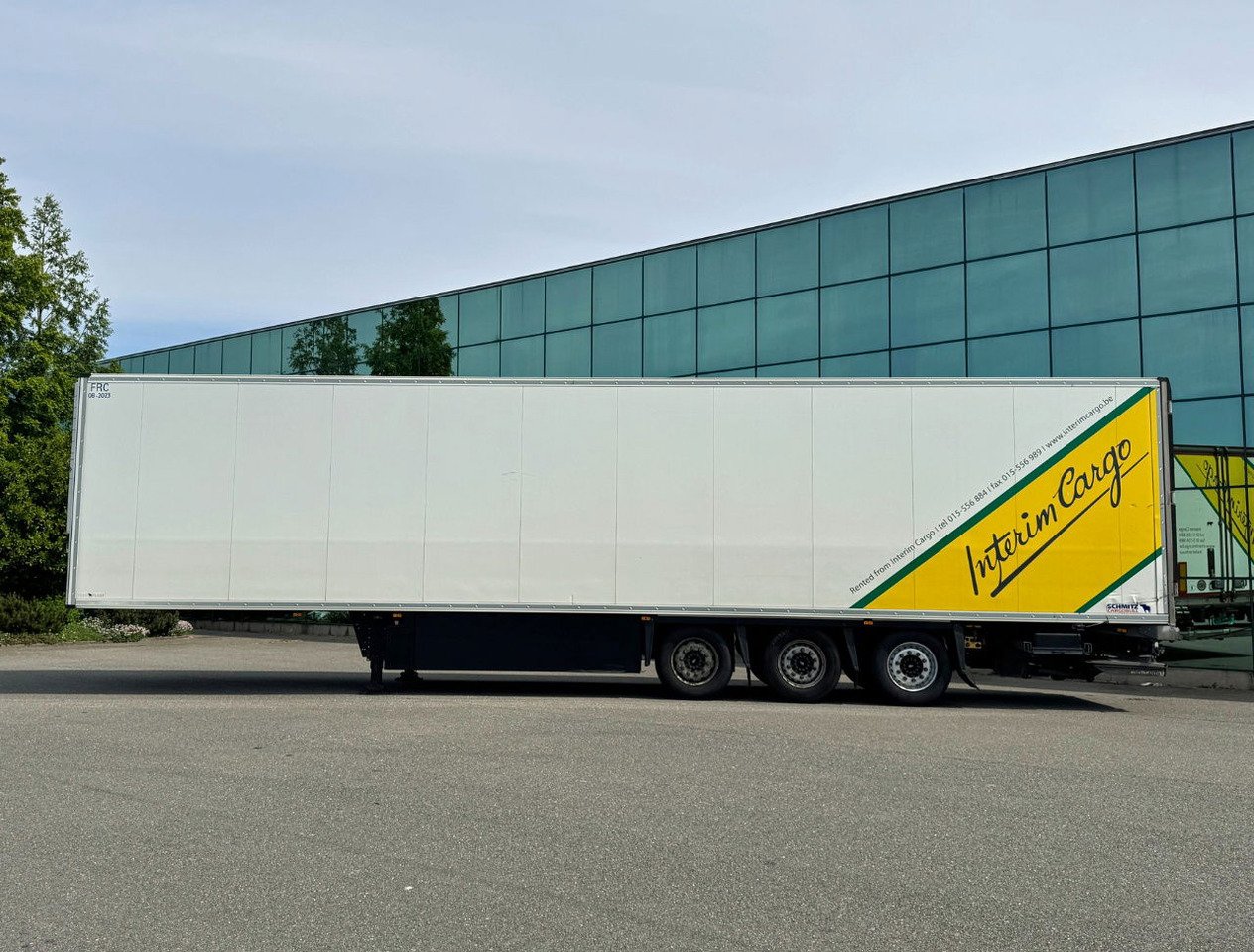 Schmitz Cargobull SCBS3B 275 CM High 250 Wide Tail Lift Carrier Vector 1550 Dopp - نصف مقطورة للتبريد: صورة 2 Schmitz Cargobull SCBS3B 275 CM High 250 Wide Tail Lift Carrier Vector 1550 Dopp - نصف مقطورة للتبريد: صورة 2