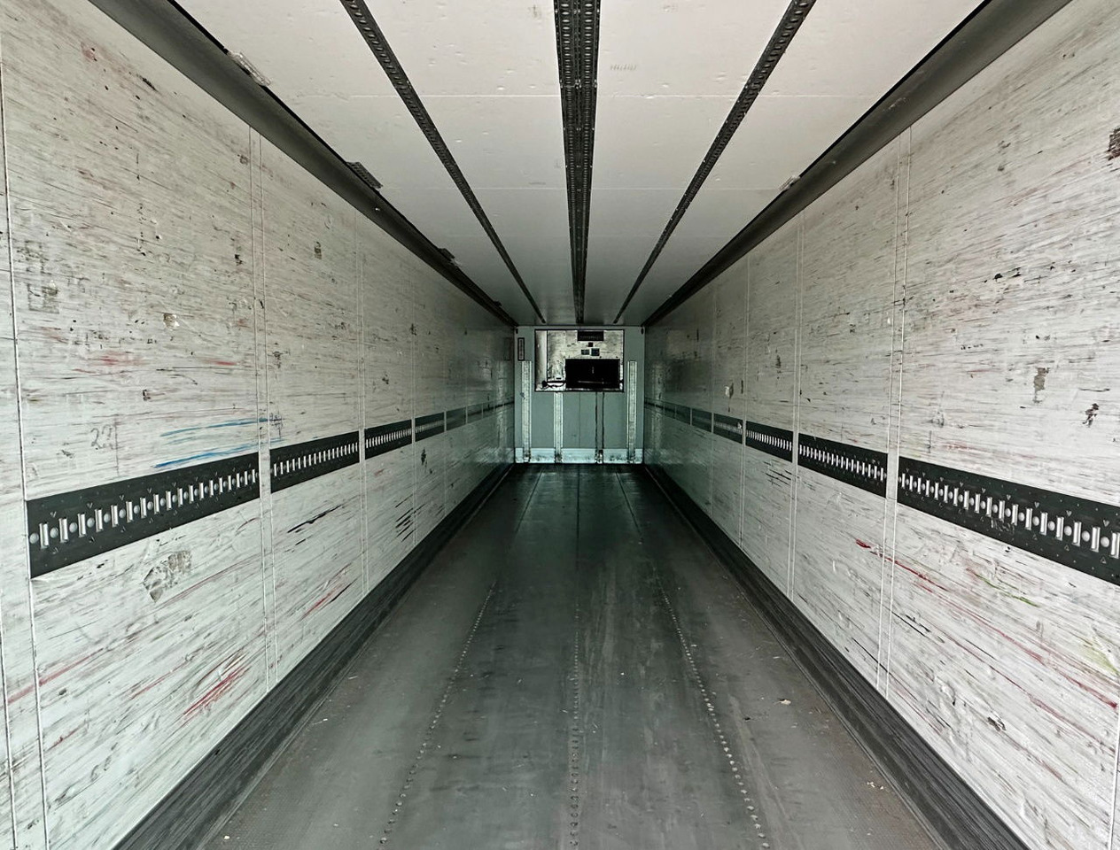 نصف مقطورة للتبريد Schmitz Cargobull SKO 24 Thermo King SLX 200 Only 3645 Engine Hours 2X Lift Axle Flowerwide 270 CM High Inside Tail Lift NL-Trailer: صورة 11