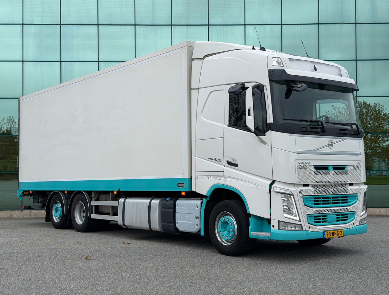 Volvo FH 420 6X2 Globetrotter Heiwo BOX 875 x 250 x 272 CM IN Thermo King T-800 490.000 KM TOP Condition NL Truck - شاحنة ذات مبرد: صورة 5 Volvo FH 420 6X2 Globetrotter Heiwo BOX 875 x 250 x 272 CM IN Thermo King T-800 490.000 KM TOP Condition NL Truck - شاحنة ذات مبرد: صورة 5