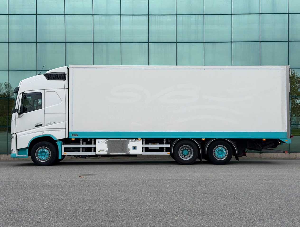 Volvo FH 420 6X2 Globetrotter Heiwo BOX 875 x 250 x 272 CM IN Thermo King T-800 490.000 KM TOP Condition NL Truck - شاحنة ذات مبرد: صورة 2 Volvo FH 420 6X2 Globetrotter Heiwo BOX 875 x 250 x 272 CM IN Thermo King T-800 490.000 KM TOP Condition NL Truck - شاحنة ذات مبرد: صورة 2