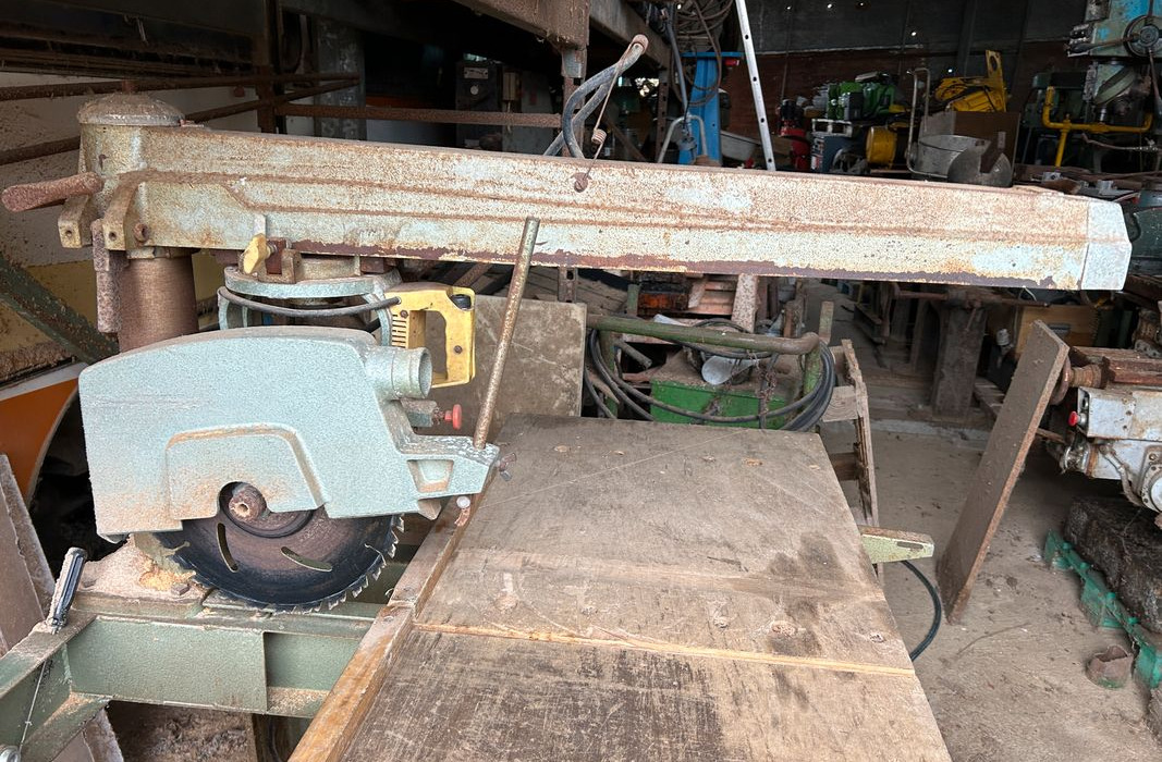 Transporteurs à roulleaux , Cadreuse hydraulique Guilliet ,Scie à ruban ,Scie radiale ,scie circulaire à Bois à Metals - معدات صناعية: صورة 3 Transporteurs à roulleaux , Cadreuse hydraulique Guilliet ,Scie à ruban ,Scie radiale ,scie circulaire à Bois à Metals - معدات صناعية: صورة 3