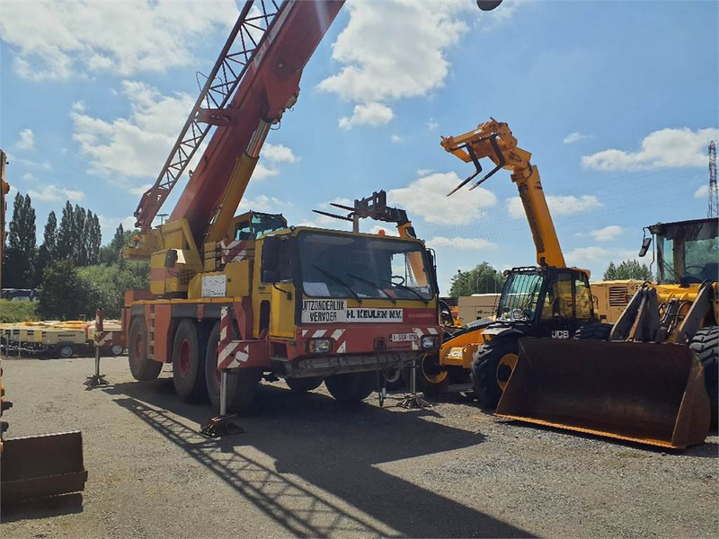 Liebherr LTM 1050 / 1 - رافعة لجميع التضاريس: صورة 1 Liebherr LTM 1050 / 1 - رافعة لجميع التضاريس: صورة 1
