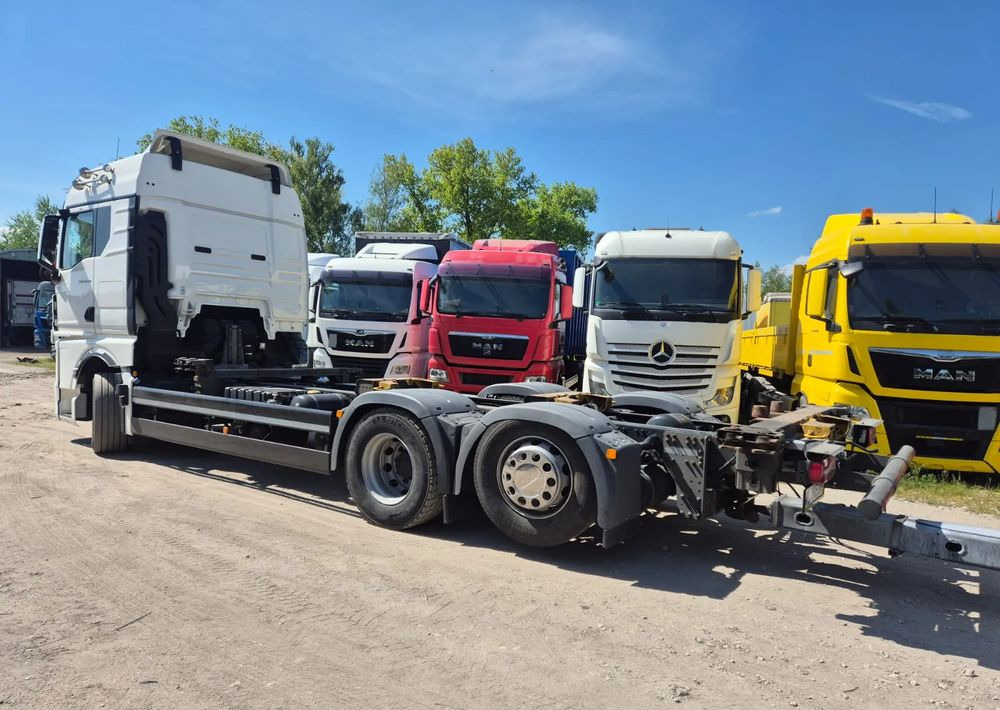 MAN MAN TGX BDF 26-510 oś skrętna - شاحنة بهيكل معدني للمقصورة: صورة 3 MAN MAN TGX BDF 26-510 oś skrętna - شاحنة بهيكل معدني للمقصورة: صورة 3