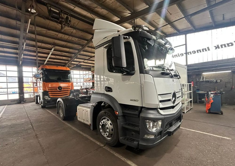 Mercedes-Benz Actros 1830 nadaje się do nauki jazdy Euro 6 - رأس تريلا: صورة 1 Mercedes-Benz Actros 1830 nadaje się do nauki jazdy Euro 6 - رأس تريلا: صورة 1