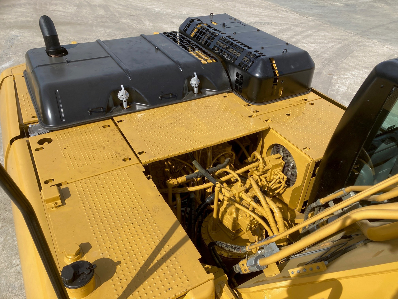 حفار زاحف caterpillar 330DL: صورة 7