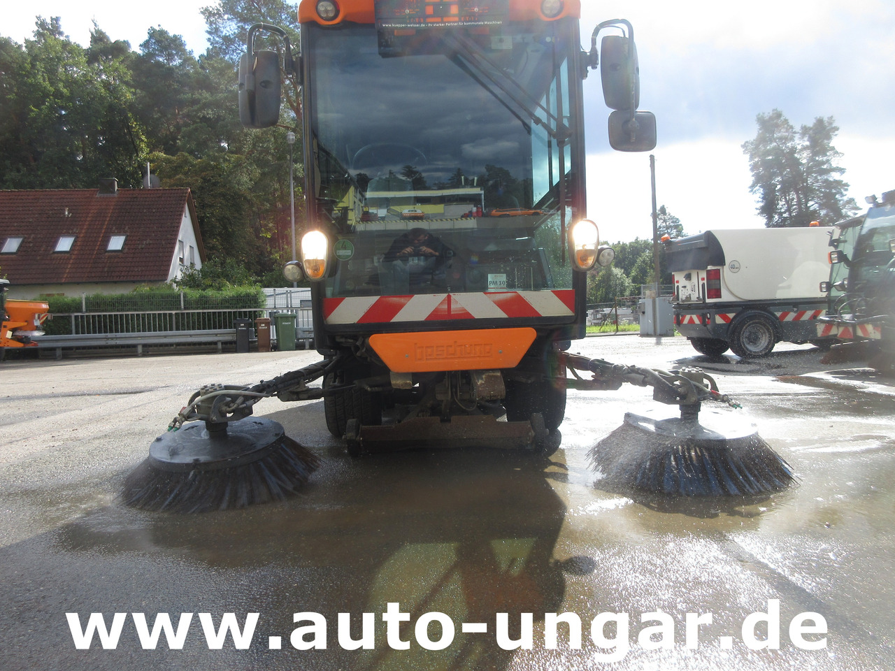 Boschung S2 Küpper-Weisser Kehrmaschine Urban Sweeper 2m³ Knicklenkung 40km/h - سياره كنس شوارع: صورة 2 Boschung S2 Küpper-Weisser Kehrmaschine Urban Sweeper 2m³ Knicklenkung 40km/h - سياره كنس شوارع: صورة 2