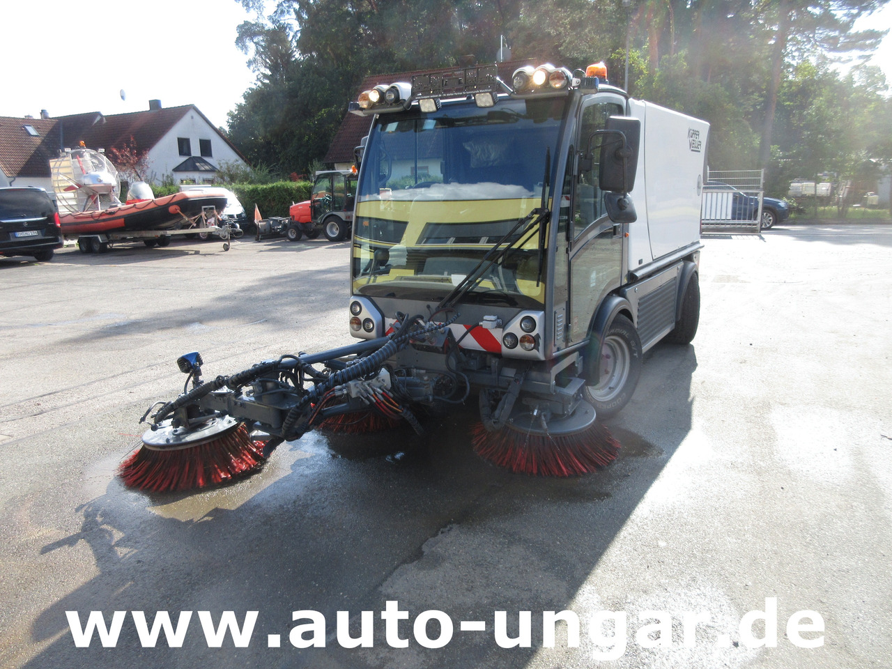 Boschung S3 Kehrmaschine urban sweeper Wildkrautbesen Allradlenkung - سياره كنس شوارع: صورة 2 Boschung S3 Kehrmaschine urban sweeper Wildkrautbesen Allradlenkung - سياره كنس شوارع: صورة 2