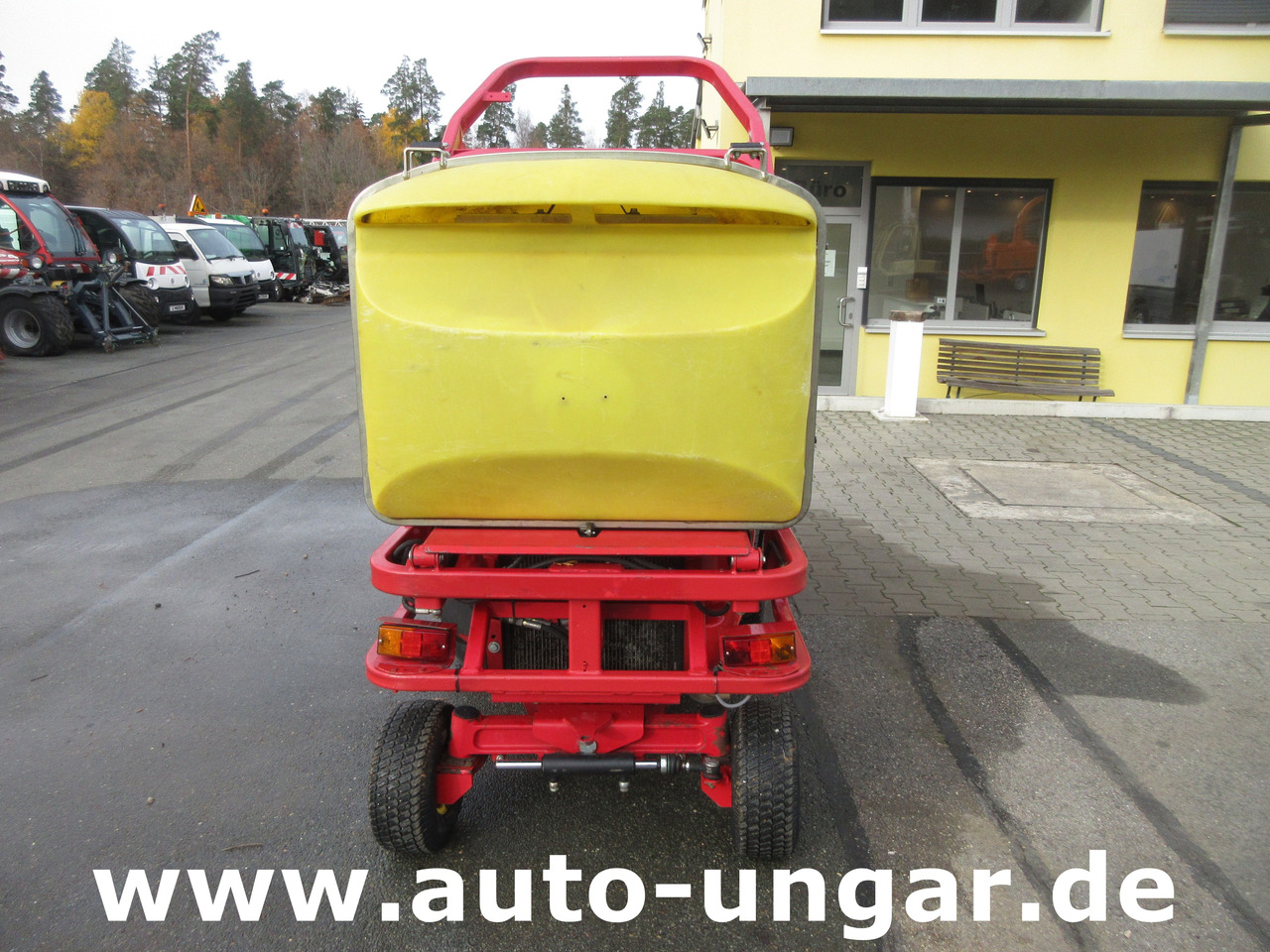 Ferrari PG280D Hochentleerung Hydrostat Kubota Diesel Parkmäher Mäher - ماكينات نشر التبن: صورة 5 Ferrari PG280D Hochentleerung Hydrostat Kubota Diesel Parkmäher Mäher - ماكينات نشر التبن: صورة 5