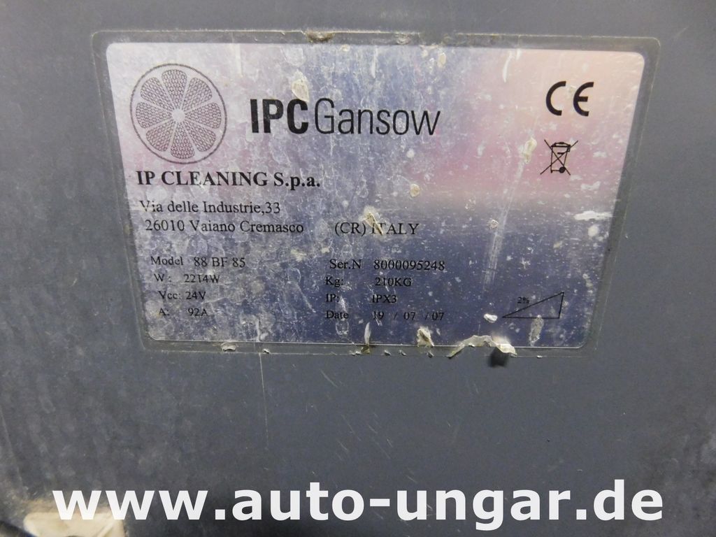 Gansow 88 mit eigenem Antrieb 24V inkl. Ladegerät - ماكينة فرك وتجفيف: صورة 5 Gansow 88 mit eigenem Antrieb 24V inkl. Ladegerät - ماكينة فرك وتجفيف: صورة 5
