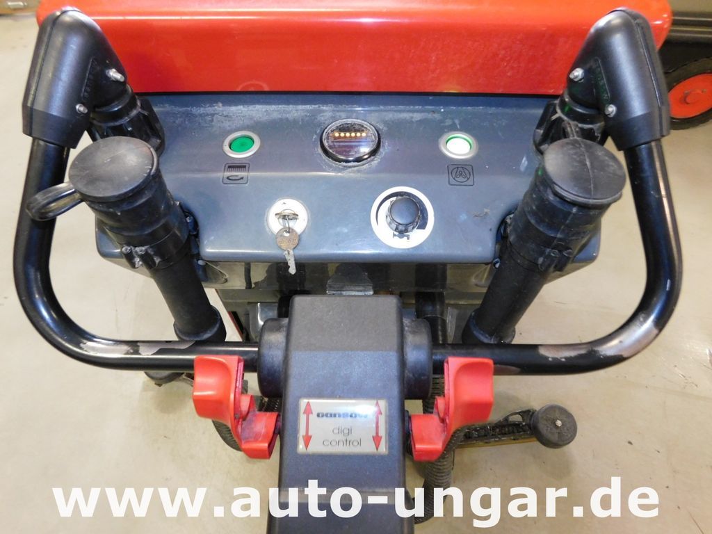 Gansow 88 mit eigenem Antrieb 24V inkl. Ladegerät - ماكينة فرك وتجفيف: صورة 4 Gansow 88 mit eigenem Antrieb 24V inkl. Ladegerät - ماكينة فرك وتجفيف: صورة 4