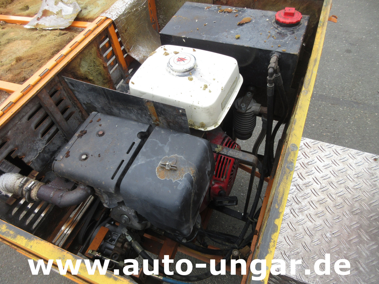 معــدات الاسفلت Graco LineLazer II 5900  auf Zindel VarioZet Linedriver Perlstreuer + Airless-Farb-Spritze Hofmann: صورة 12