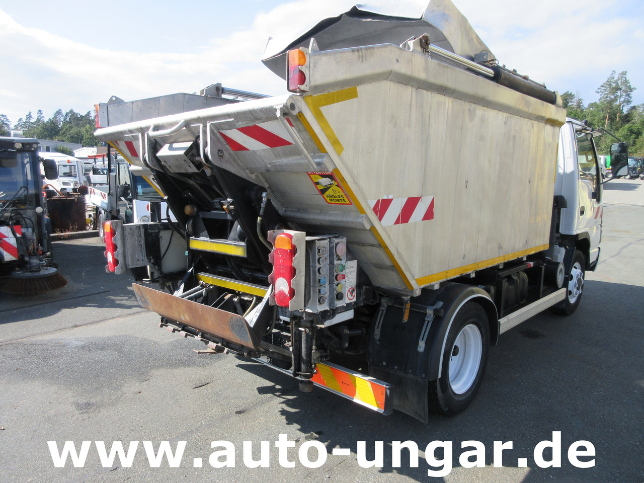 ISUZU NQR smoother NPR 75 Q75.Y07 Faun Müllwagen Euro 4 Kipper Lifter Presse - شاحنة قمامة: صورة 5 ISUZU NQR smoother NPR 75 Q75.Y07 Faun Müllwagen Euro 4 Kipper Lifter Presse - شاحنة قمامة: صورة 5