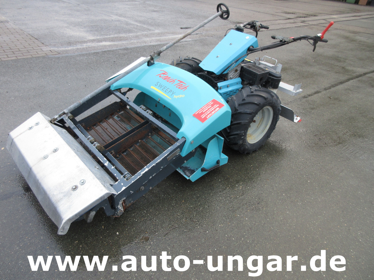 Kässbohrer BeachTech Sweepy Hydro Baujahr 2012 Strandreiniger Beachcleaner Cribleuse de Plage - سيارة خدمات/ سيارة خاصة: صورة 1 Kässbohrer BeachTech Sweepy Hydro Baujahr 2012 Strandreiniger Beachcleaner Cribleuse de Plage - سيارة خدمات/ سيارة خاصة: صورة 1
