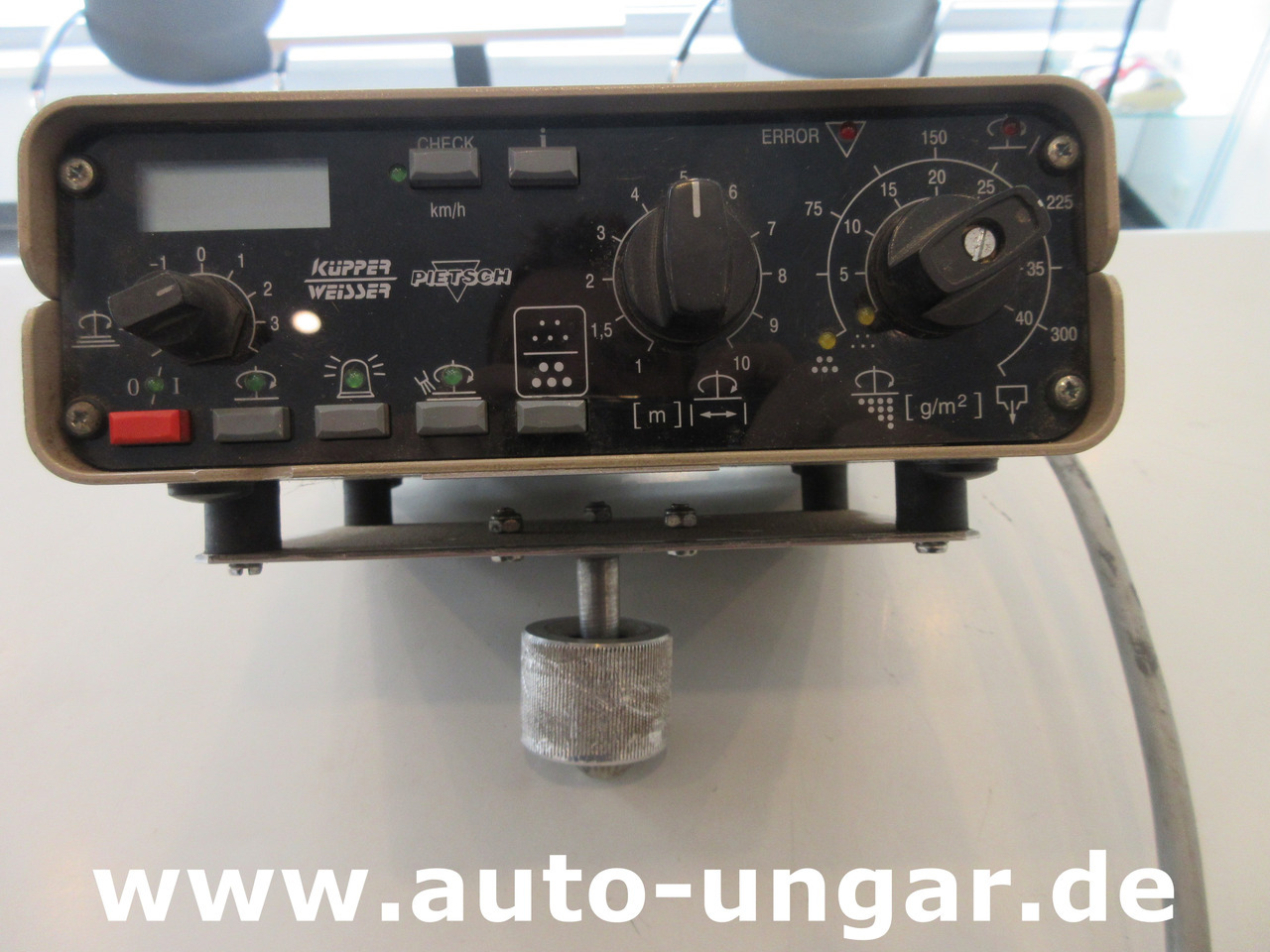 Küpper-Weisser Pietsch Bucher Gmeiner Bedienpult Salzstreuer - سيارة خدمات/ سيارة خاصة: صورة 1 Küpper-Weisser Pietsch Bucher Gmeiner Bedienpult Salzstreuer - سيارة خدمات/ سيارة خاصة: صورة 1