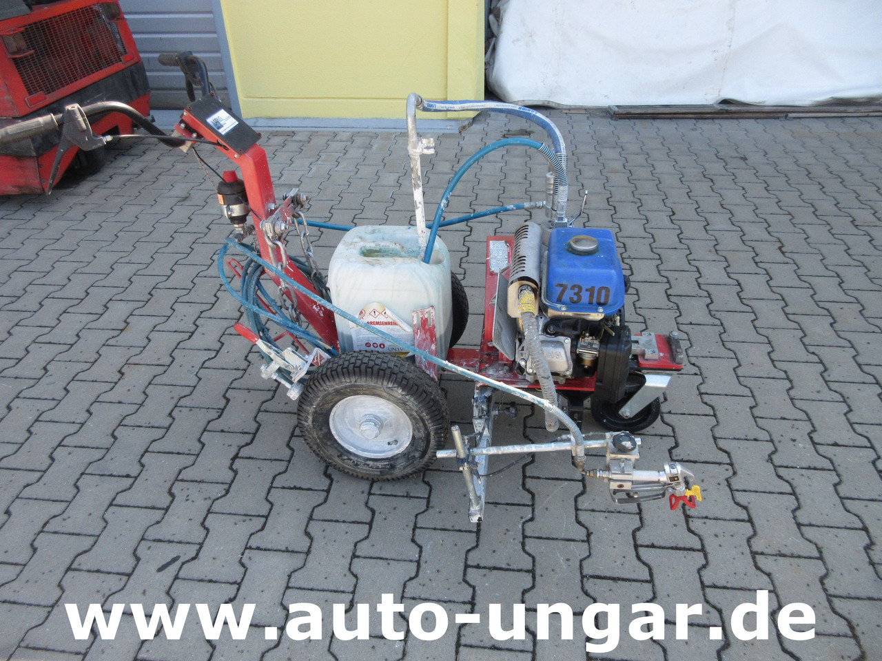 Larius Miro Liner Plus Airless Roadmarking Markiermaschine Bj. 2017 Graco - آلات الإنشاء: صورة 3 Larius Miro Liner Plus Airless Roadmarking Markiermaschine Bj. 2017 Graco - آلات الإنشاء: صورة 3