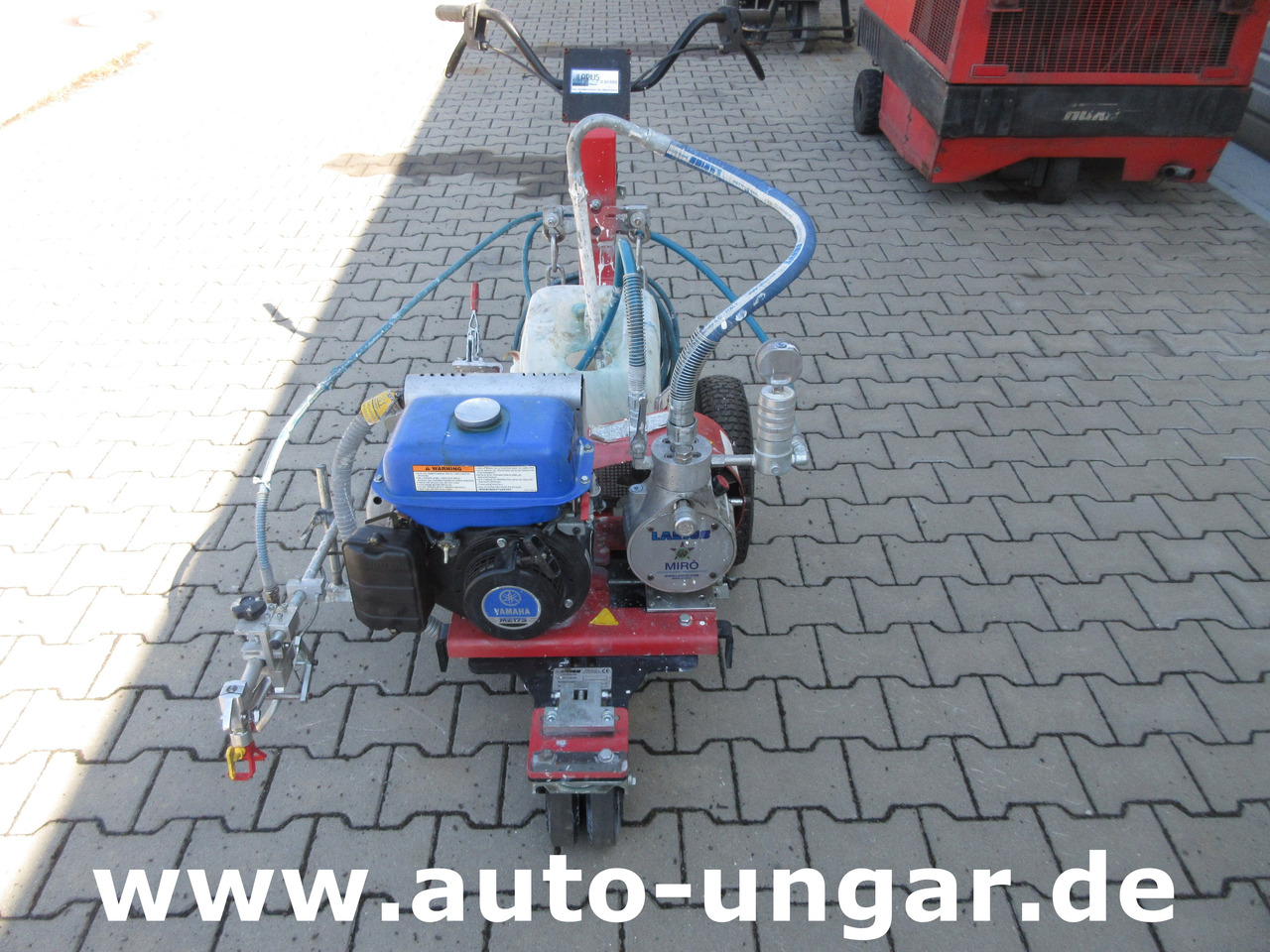 Larius Miro Liner Plus Airless Roadmarking Markiermaschine Bj. 2017 Graco - آلات الإنشاء: صورة 2 Larius Miro Liner Plus Airless Roadmarking Markiermaschine Bj. 2017 Graco - آلات الإنشاء: صورة 2