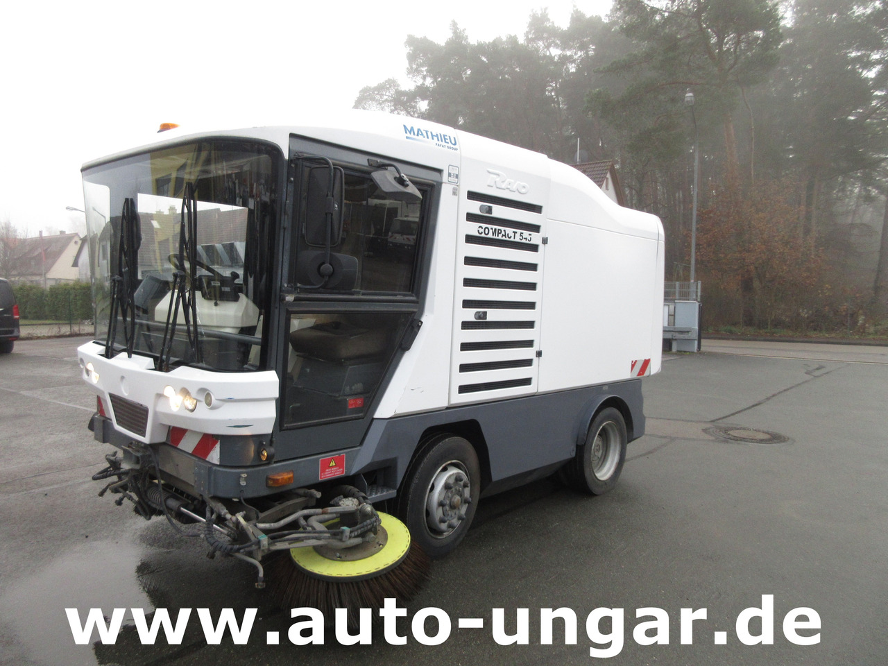 RAVO 545 Compact Kehrmaschine 5m³ Kommunalfahrzeug Baujahr 2010 streetsweeper - كناسة المناطق الصناعية: صورة 5 RAVO 545 Compact Kehrmaschine 5m³ Kommunalfahrzeug Baujahr 2010 streetsweeper - كناسة المناطق الصناعية: صورة 5