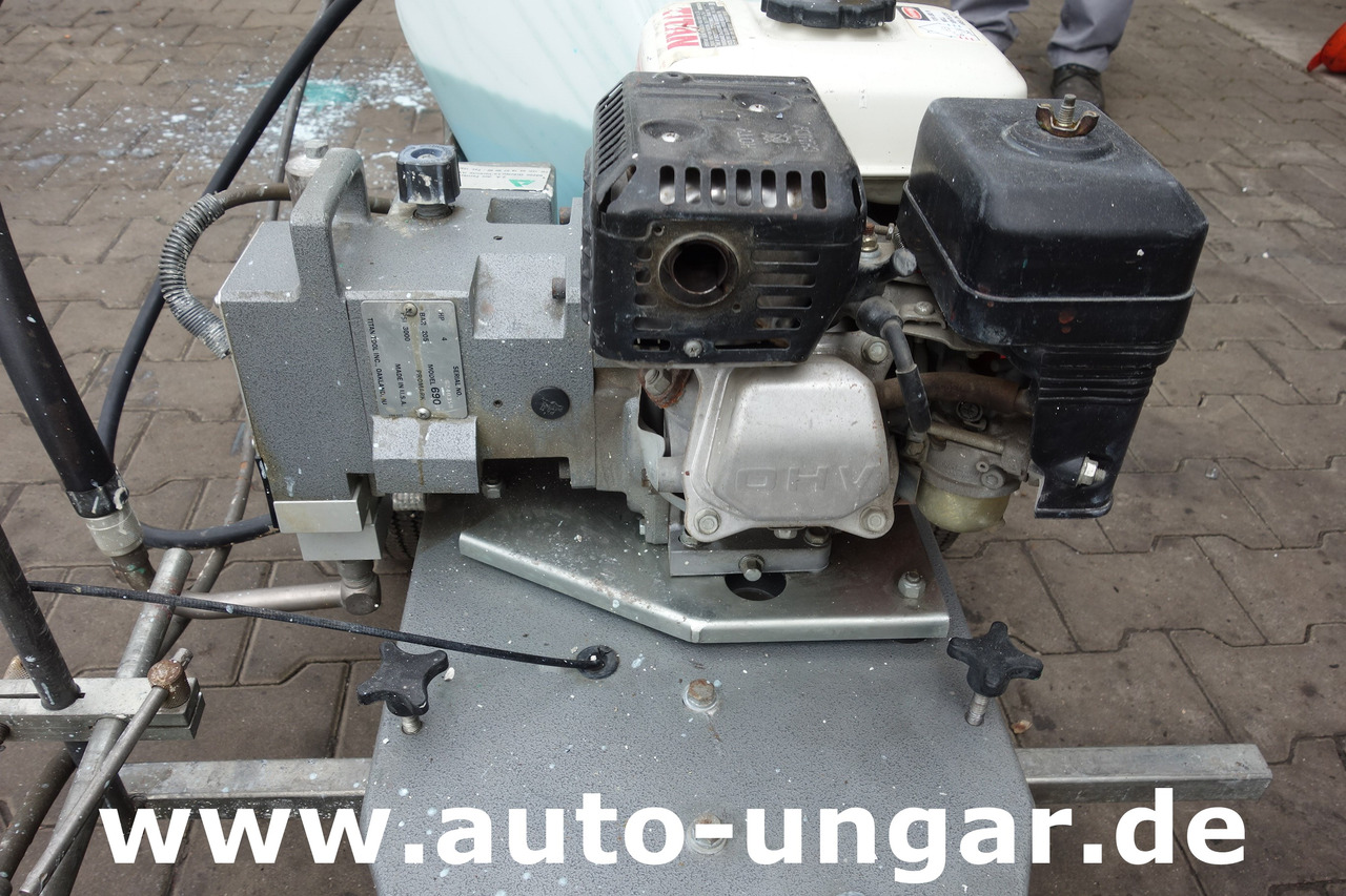 Titan Promark 690 Graco LineLazer Airless Roadmarking Machine Markiermaschine - معــدات الاسفلت: صورة 4 Titan Promark 690 Graco LineLazer Airless Roadmarking Machine Markiermaschine - معــدات الاسفلت: صورة 4