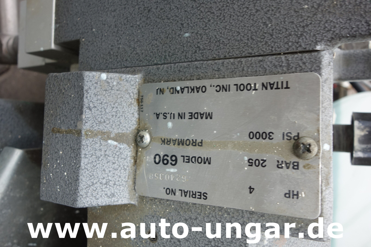Titan Promark 690 Graco LineLazer Airless Roadmarking Machine Markiermaschine - معــدات الاسفلت: صورة 5 Titan Promark 690 Graco LineLazer Airless Roadmarking Machine Markiermaschine - معــدات الاسفلت: صورة 5