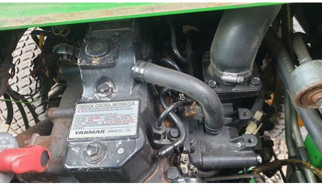 John Deere 1565 Serie II 4WD + MCS 600H - جزازة عشب الحدائق: صورة 5 John Deere 1565 Serie II 4WD + MCS 600H - جزازة عشب الحدائق: صورة 5