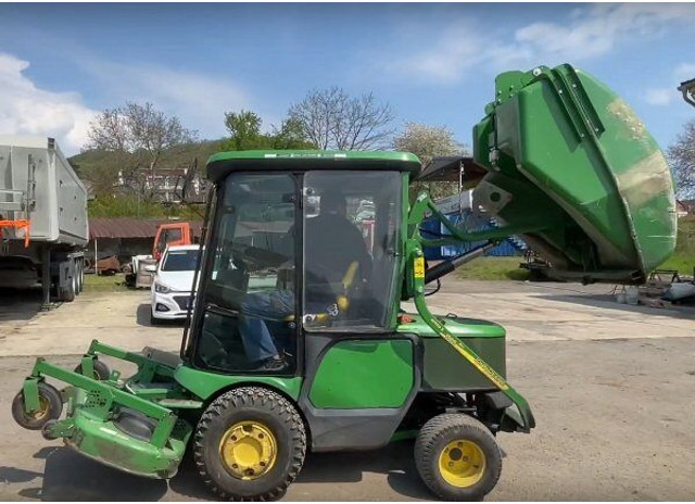 John Deere 1565 Serie II 4WD + MCS 600H - جزازة عشب الحدائق: صورة 2 John Deere 1565 Serie II 4WD + MCS 600H - جزازة عشب الحدائق: صورة 2