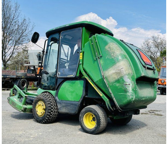 John Deere 1565 Serie II 4WD + MCS 600H - جزازة عشب الحدائق: صورة 3 John Deere 1565 Serie II 4WD + MCS 600H - جزازة عشب الحدائق: صورة 3