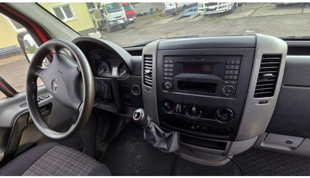 تأجير Mercedes-Benz Sprinter 516 CDI 2.2 Mercedes-Benz Sprinter 516 CDI 2.2: صورة 6