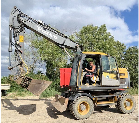 Volvo EW 140D (17t) - حفار ذو عجلات: صورة 3 Volvo EW 140D (17t) - حفار ذو عجلات: صورة 3