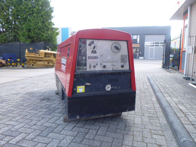LINCOLN ELECTRIC SAE 300 - معدات اللحام: صورة 4 LINCOLN ELECTRIC SAE 300 - معدات اللحام: صورة 4