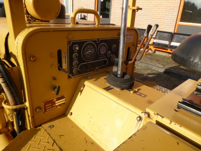 اللودر المجنزر MOROOKA MS-45: صورة 11