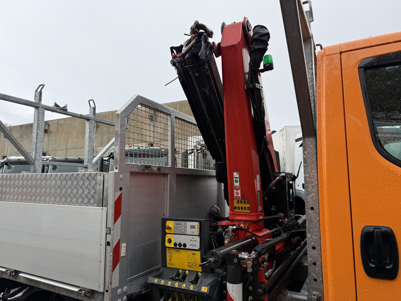 Iveco Daily 55S18W 4X4 Palfinger PK 7.501 - شاحنة توصيل مفتوحة: صورة 3 Iveco Daily 55S18W 4X4 Palfinger PK 7.501 - شاحنة توصيل مفتوحة: صورة 3