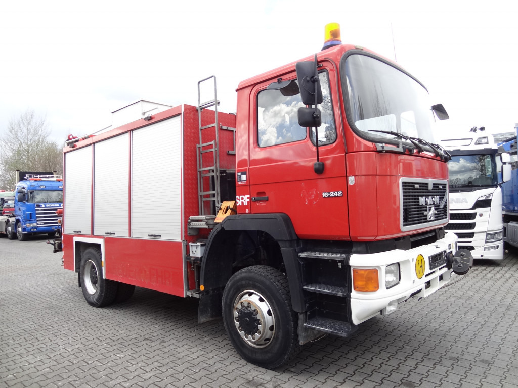 شاحنة حريق MAN F90 16.242 4X4 / Feuerwehr: صورة 10