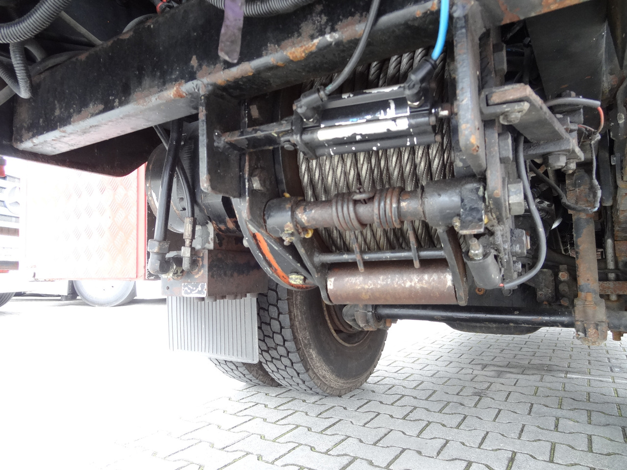 MAN F90 16.242 4X4 / Feuerwehr - شاحنة بهيكل معدني للمقصورة: صورة 5 MAN F90 16.242 4X4 / Feuerwehr - شاحنة بهيكل معدني للمقصورة: صورة 5