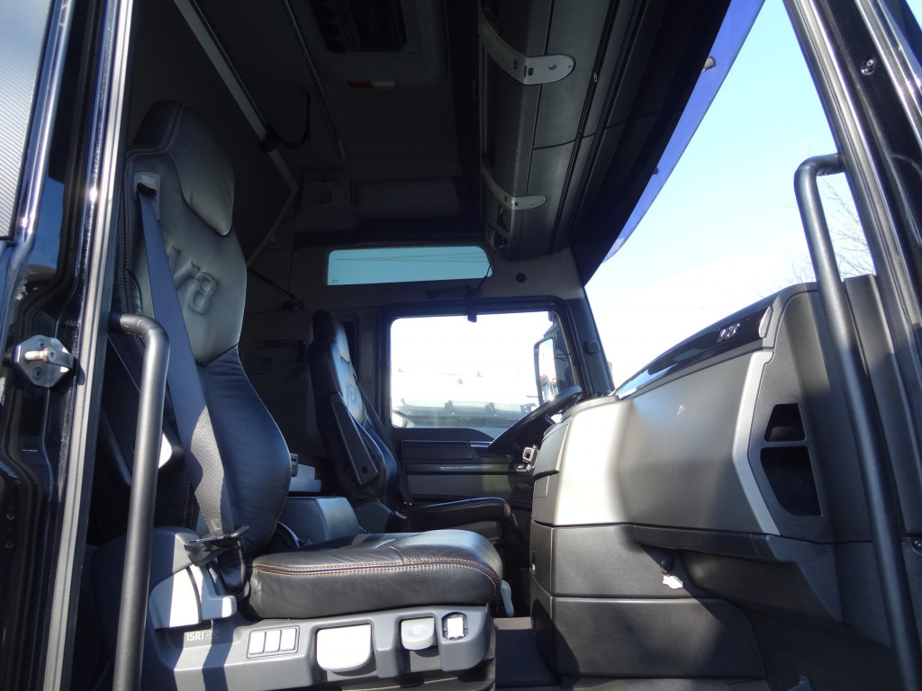 MAN TGX 18.680 V8 - مقطورة السحب: صورة 4 MAN TGX 18.680 V8 - مقطورة السحب: صورة 4
