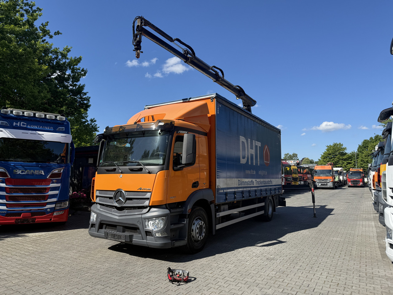 Mercedes-Benz Actros 1827 Kran Palfinger PK 9002 - شاحنة كرين, شاحنة ذات ستائر جانبية: صورة 1 Mercedes-Benz Actros 1827 Kran Palfinger PK 9002 - شاحنة كرين, شاحنة ذات ستائر جانبية: صورة 1