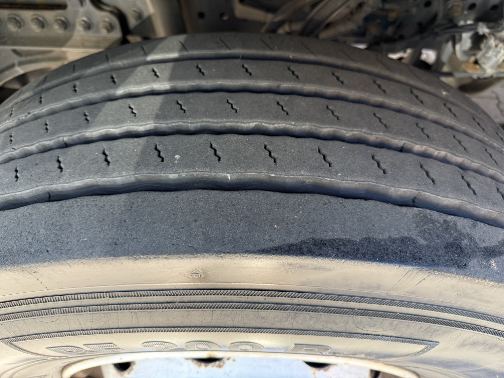 Mercedes-Benz Actros 1827 Kran Palfinger PK 9002 - شاحنة كرين, شاحنة ذات ستائر جانبية: صورة 2 Mercedes-Benz Actros 1827 Kran Palfinger PK 9002 - شاحنة كرين, شاحنة ذات ستائر جانبية: صورة 2