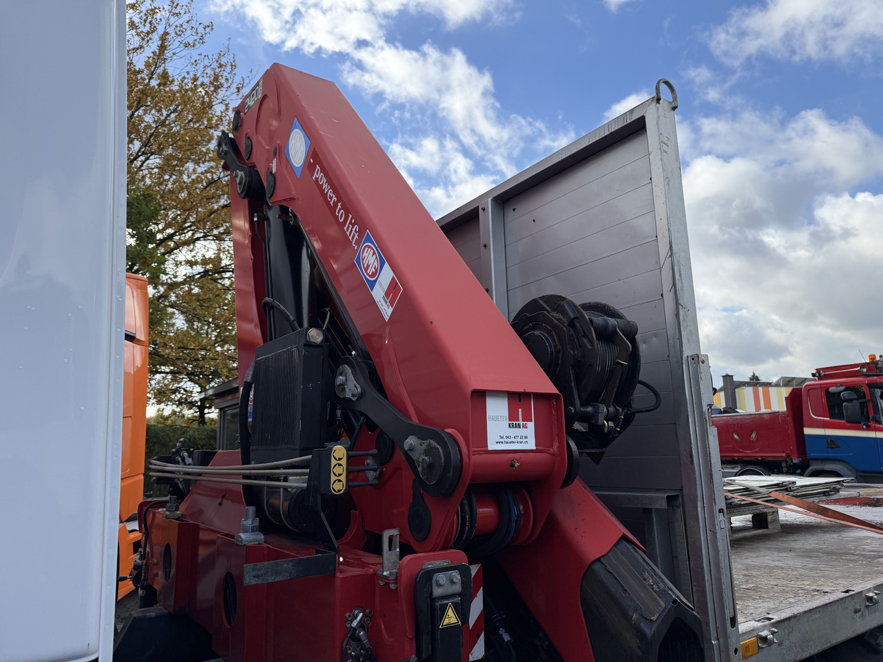 Mercedes-Benz Actros 2535 6X2 HMF 2420 bis 25 Meter - شاحنة كرين, شاحنات مسطحة: صورة 5 Mercedes-Benz Actros 2535 6X2 HMF 2420 bis 25 Meter - شاحنة كرين, شاحنات مسطحة: صورة 5