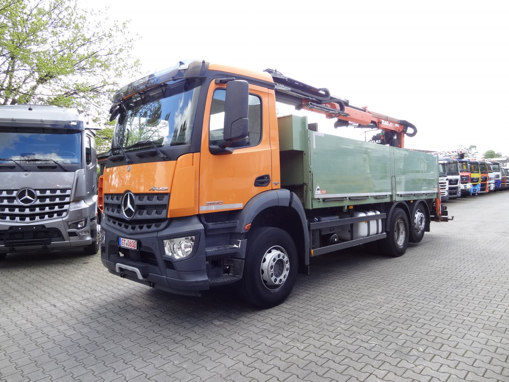 Mercedes-Benz Arocs 2630 6X2 Atlas 165.2 Baustoff - شاحنة كرين, شاحنات مسطحة: صورة 1 Mercedes-Benz Arocs 2630 6X2 Atlas 165.2 Baustoff - شاحنة كرين, شاحنات مسطحة: صورة 1