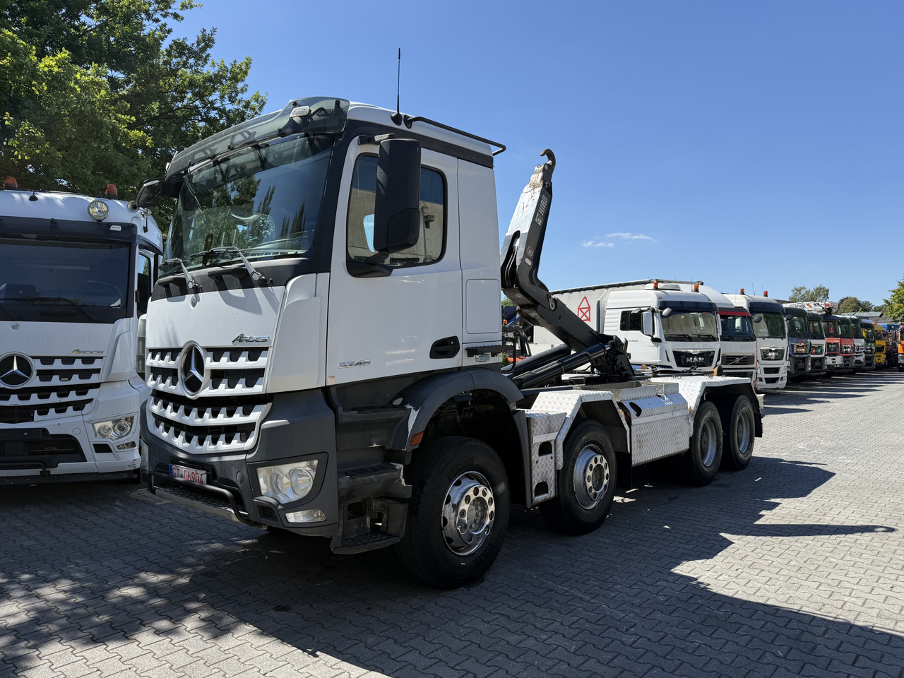 Mercedes-Benz Arocs 3245 K 8X4 Haken - شاحنة برافعة خطافية: صورة 1 Mercedes-Benz Arocs 3245 K 8X4 Haken - شاحنة برافعة خطافية: صورة 1
