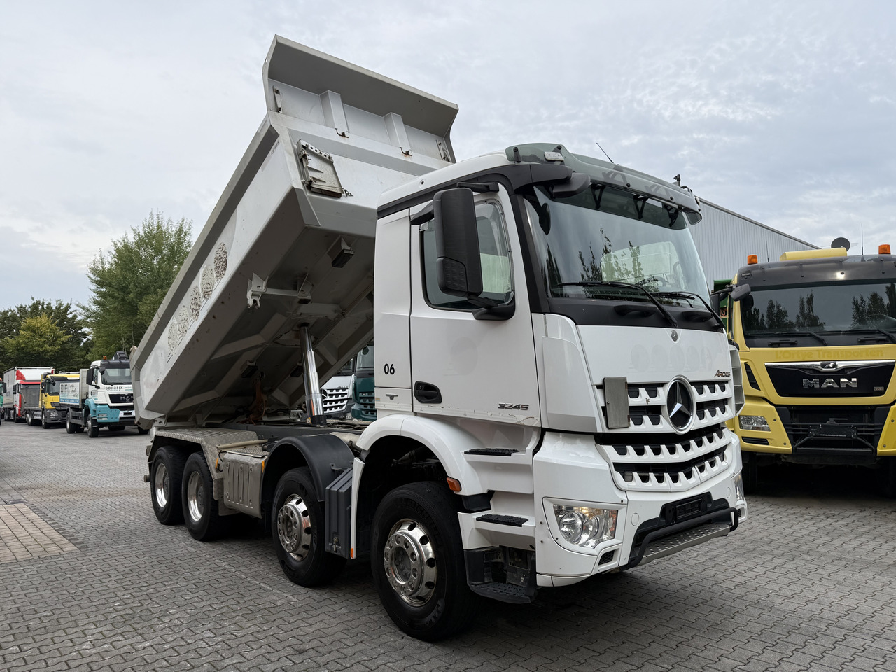 شاحنة قلاب Mercedes-Benz Arocs 3245 K 8X4: صورة 8