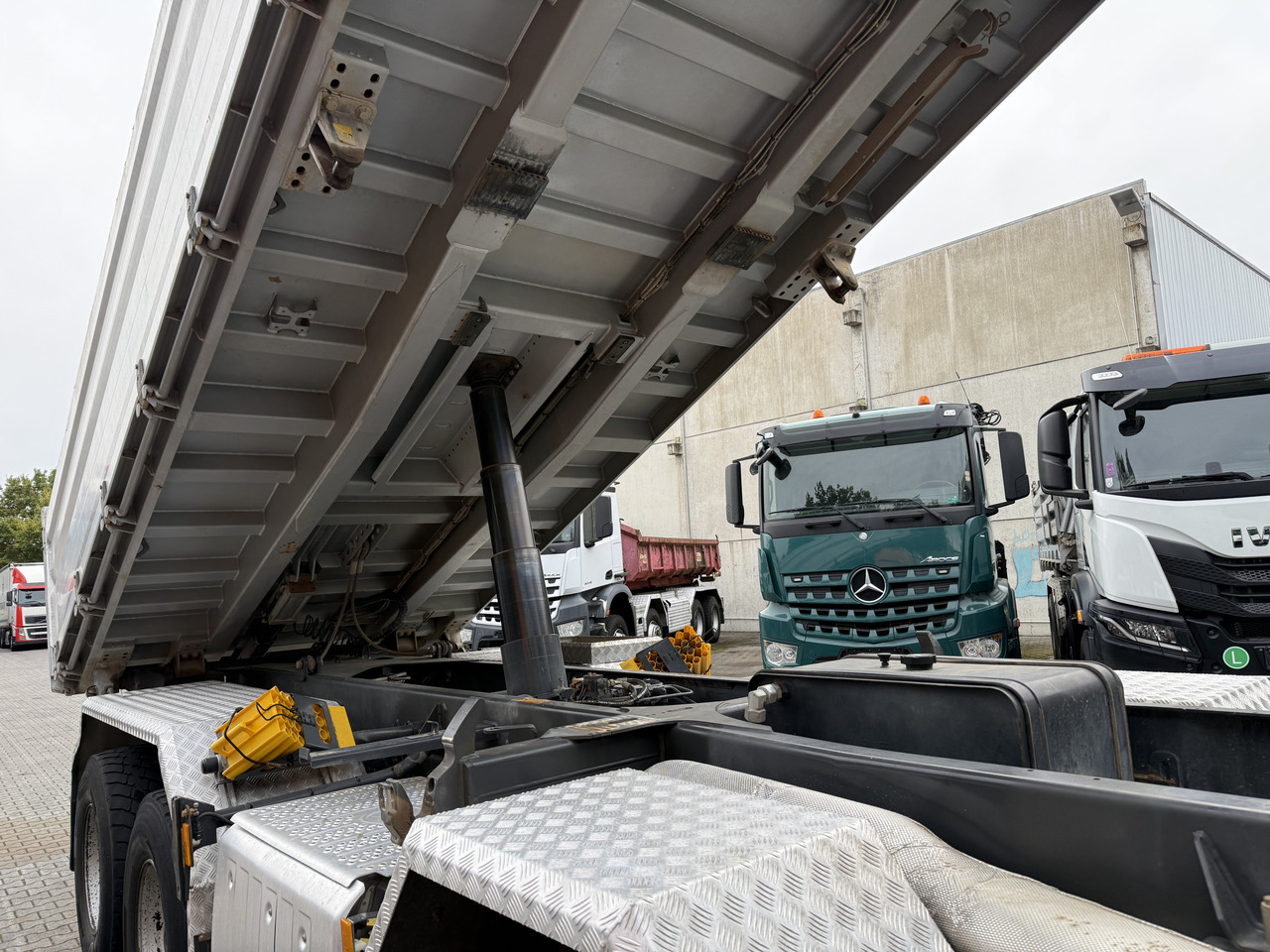 Mercedes-Benz Arocs 3246K 8X4 Meiller - شاحنة قلاب: صورة 2 Mercedes-Benz Arocs 3246K 8X4 Meiller - شاحنة قلاب: صورة 2