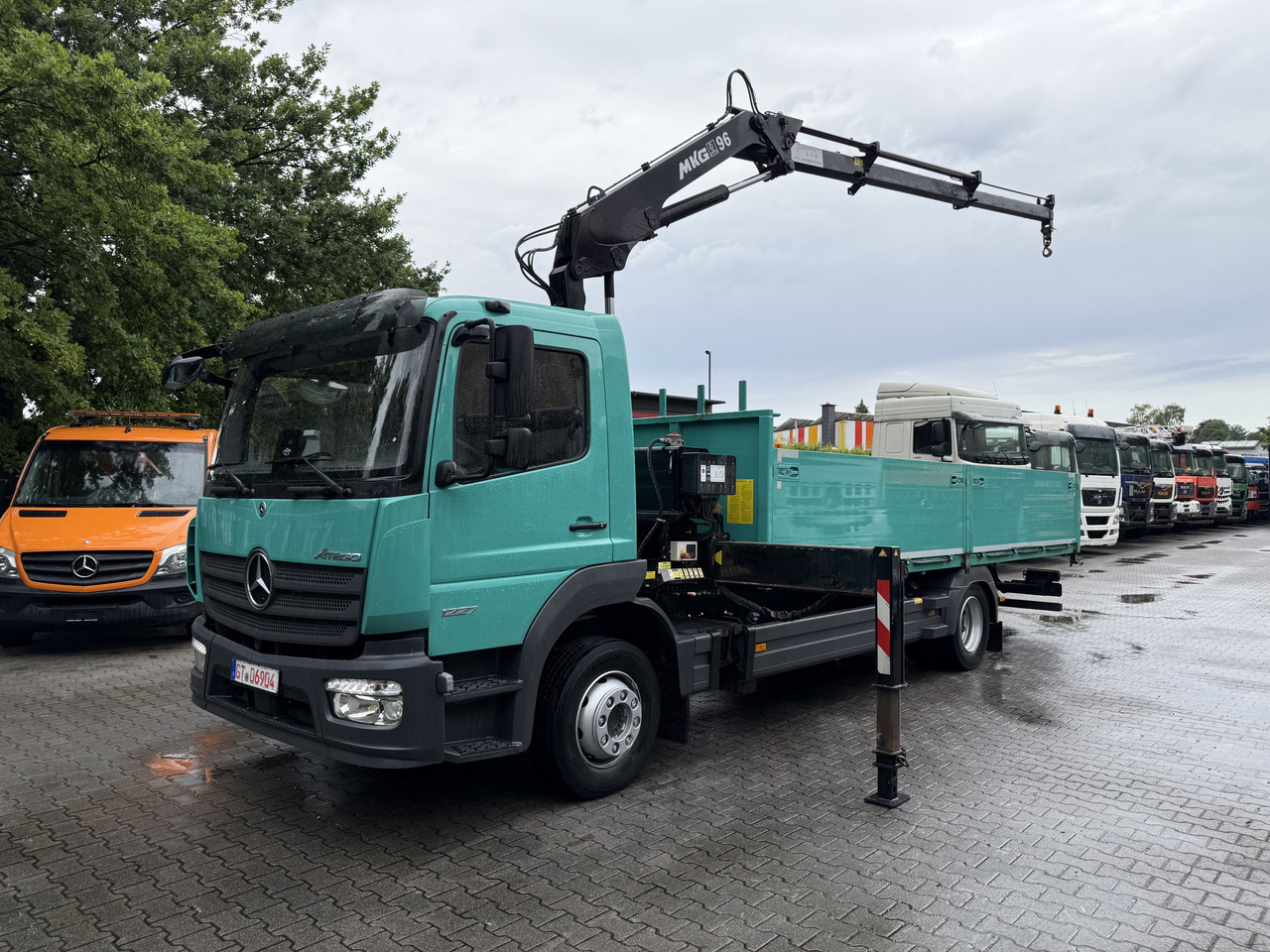 Mercedes-Benz Atego 1227 Kran MKG 96 - شاحنات مسطحة, شاحنة كرين: صورة 1 Mercedes-Benz Atego 1227 Kran MKG 96 - شاحنات مسطحة, شاحنة كرين: صورة 1
