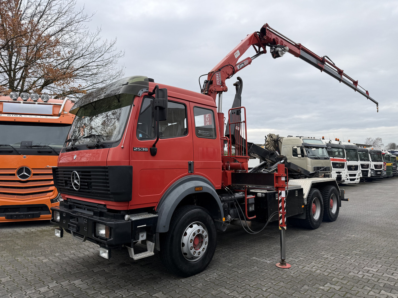 Mercedes-Benz SK 2538 6X4 Haken Kran/ Oldtimer/ Feuerwehr - شاحنة برافعة خطافية, شاحنة كرين: صورة 1 Mercedes-Benz SK 2538 6X4 Haken Kran/ Oldtimer/ Feuerwehr - شاحنة برافعة خطافية, شاحنة كرين: صورة 1