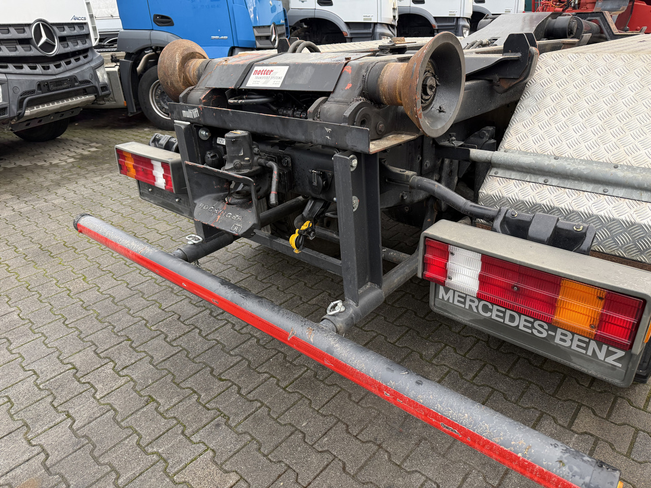 Mercedes-Benz SK 2538 6X4 Haken Kran/ Oldtimer/ Feuerwehr - شاحنة برافعة خطافية, شاحنة كرين: صورة 4 Mercedes-Benz SK 2538 6X4 Haken Kran/ Oldtimer/ Feuerwehr - شاحنة برافعة خطافية, شاحنة كرين: صورة 4