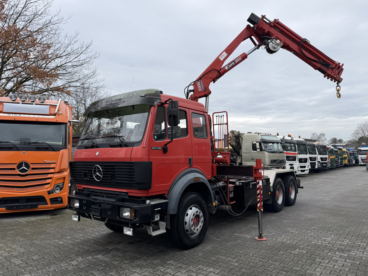 Mercedes-Benz SK 2538 6X4 Haken Kran/ Oldtimer/ Feuerwehr - شاحنة كرين, شاحنة برافعة خطافية: صورة 1 Mercedes-Benz SK 2538 6X4 Haken Kran/ Oldtimer/ Feuerwehr - شاحنة كرين, شاحنة برافعة خطافية: صورة 1