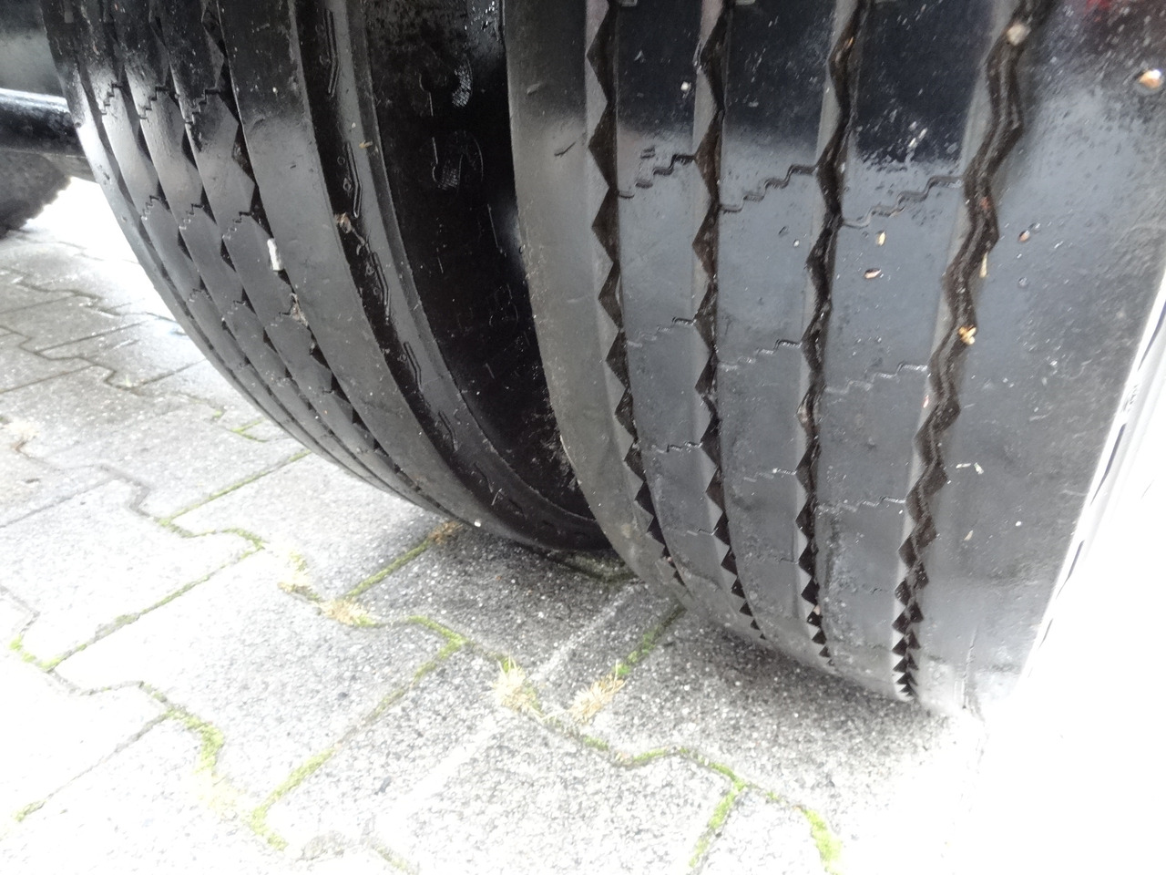 Renault D180.75 Haken Multilift - شاحنة برافعة خطافية: صورة 3 Renault D180.75 Haken Multilift - شاحنة برافعة خطافية: صورة 3